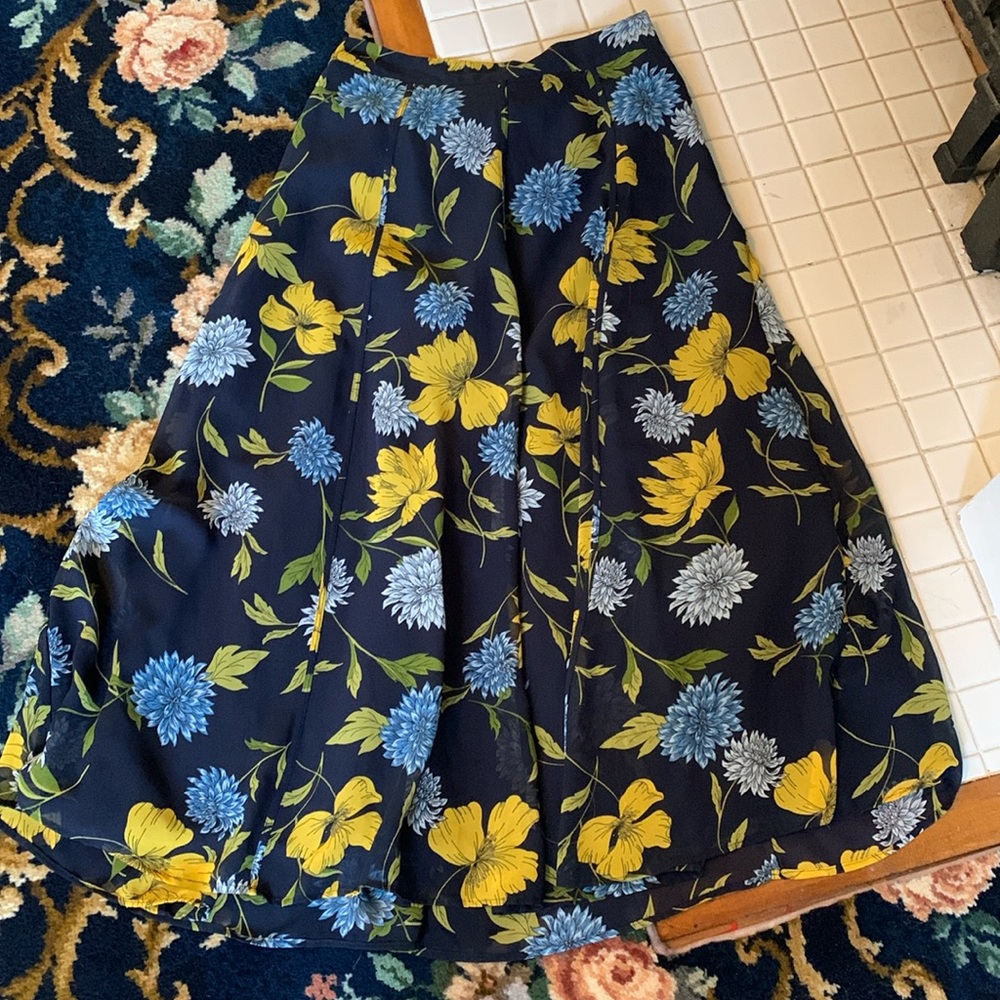 Ann Taylor‎ factory petite floral midi. Never worn. 89 retail